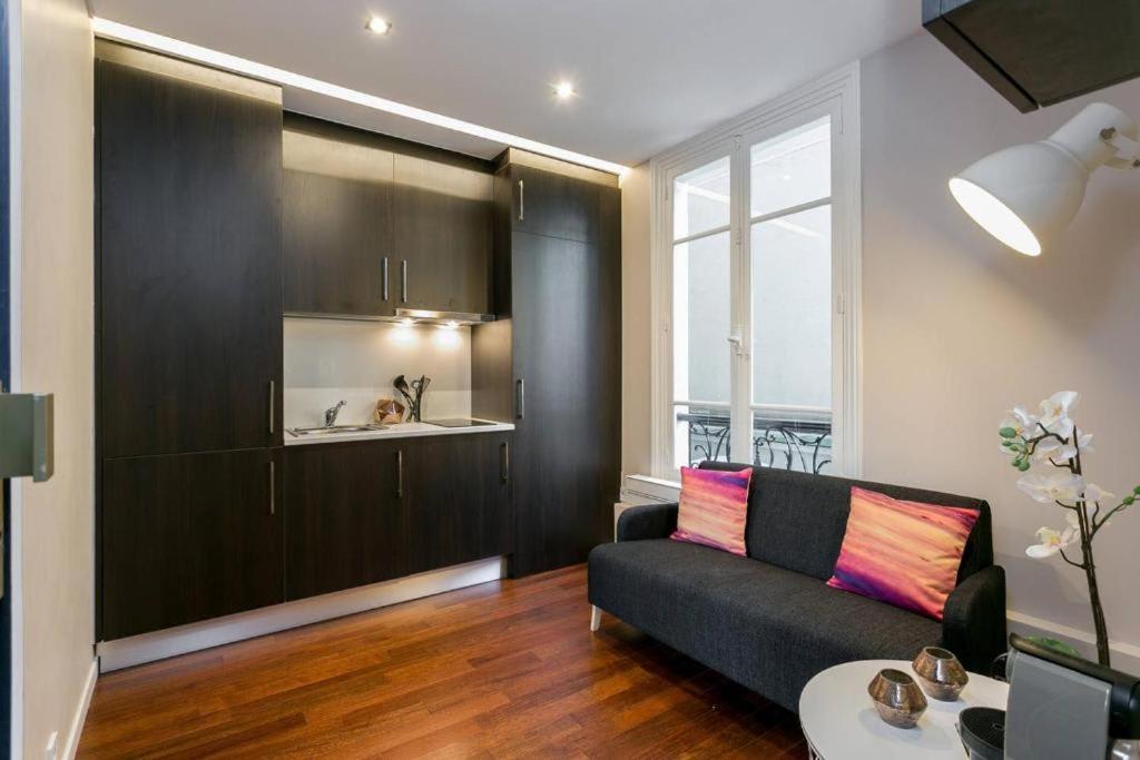 Modernized Studio - Meters From The Invalides Gardens Apartment ปารีส ภายนอก รูปภาพ